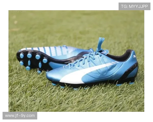 德比特体育训练足球鞋：提升脚感与精准控制的理想选择